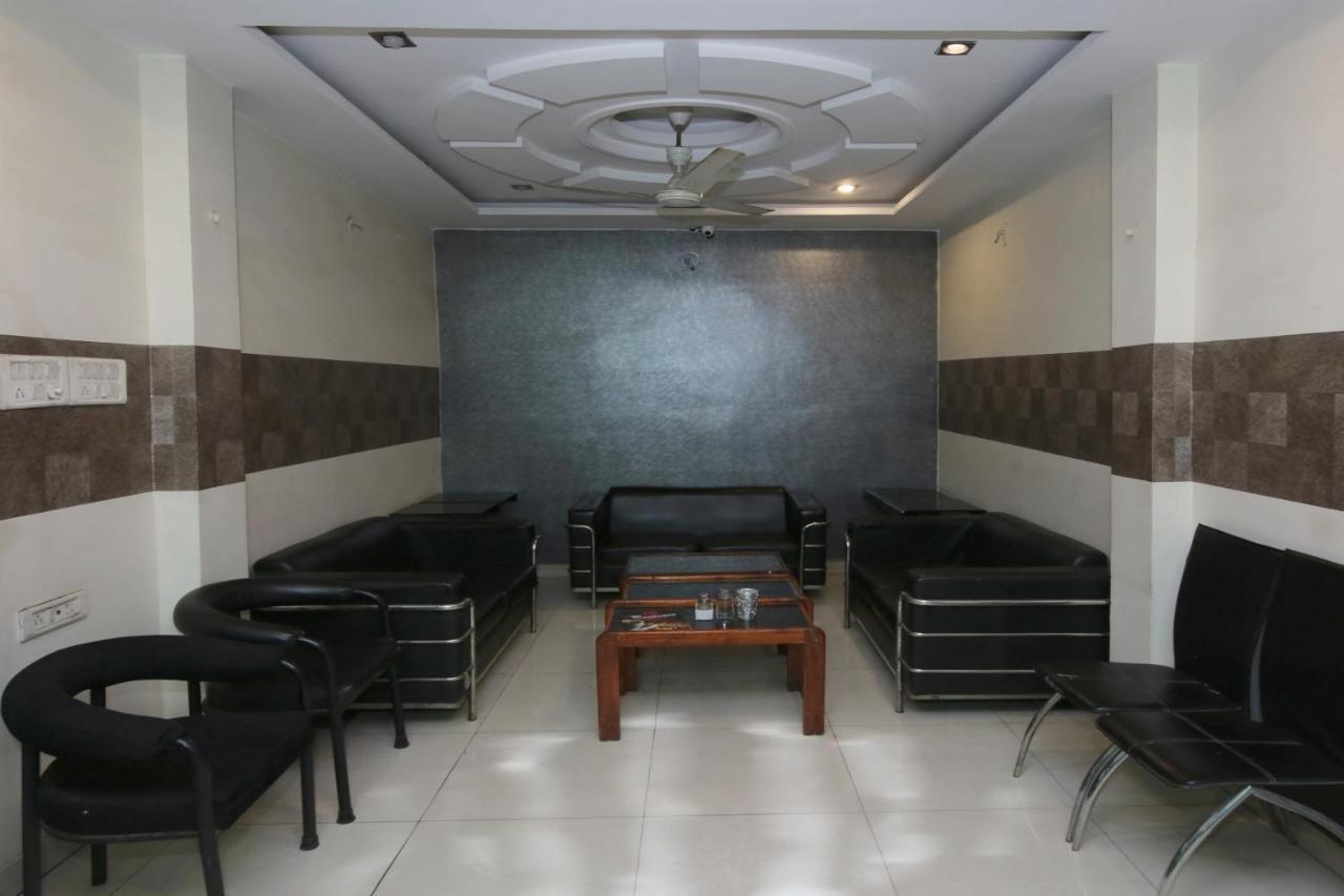 Oyo Hotel Shubhkamna Джабалпур Екстериор снимка